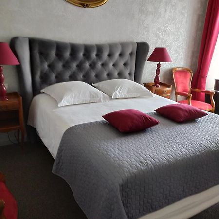 Manoir La Haie Chapeau Saint-Thurial Exterior foto