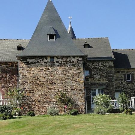 Manoir La Haie Chapeau Saint-Thurial Exterior foto
