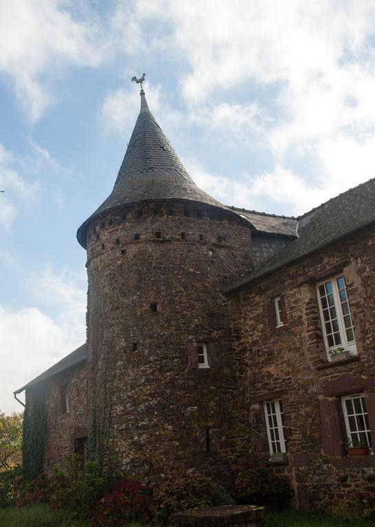 Manoir La Haie Chapeau Saint-Thurial Exterior foto